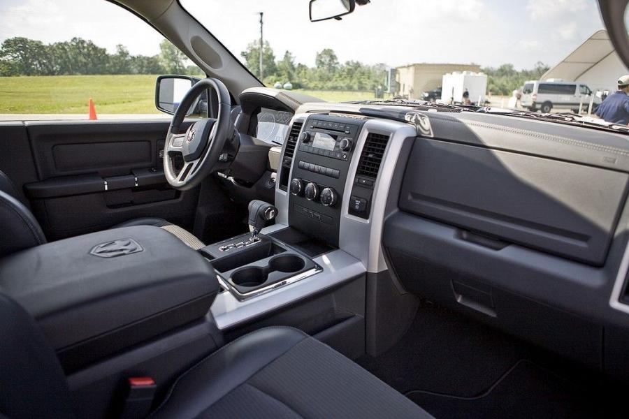  Dodge Ram 1500 RT 2009 года  (фото 22 из 30)